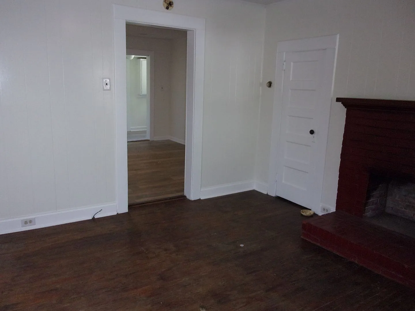 2 Bedroom 1 Bath Home off Ebenezer Road — Photo 2