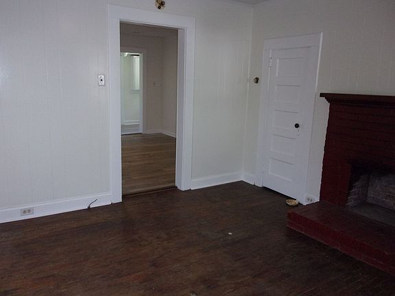 2nd image of 202 Shurley St