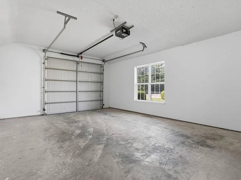 726 E Sunset St — Photo 19