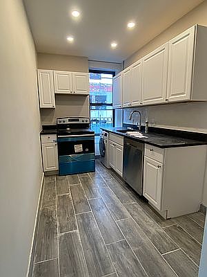 4th image of 24-03 41st Ave #7