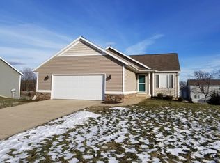8330 Briar Ln, Jenison, MI 49428