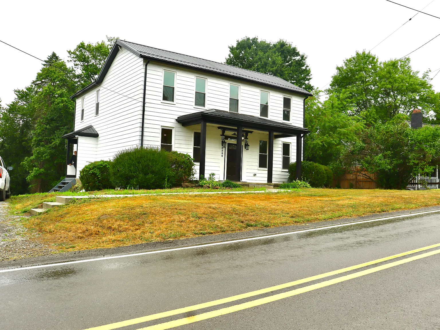 4 bed, 2.5 bath, 2500 sqft, $2,400 — Photo 1