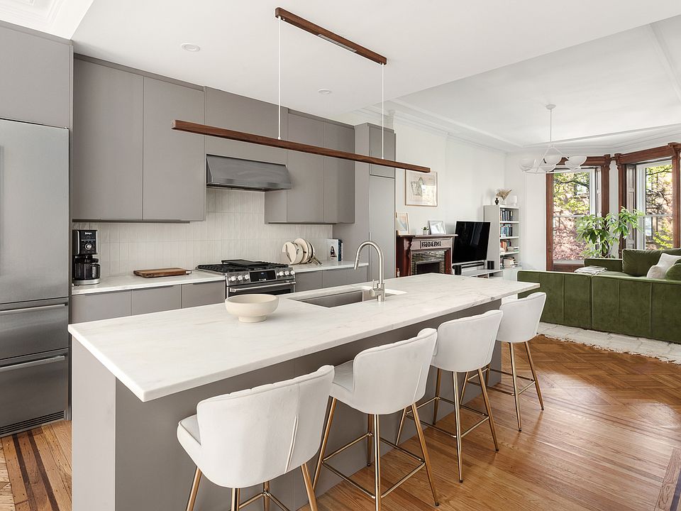 1st image of 192 Saint Johns Pl #2