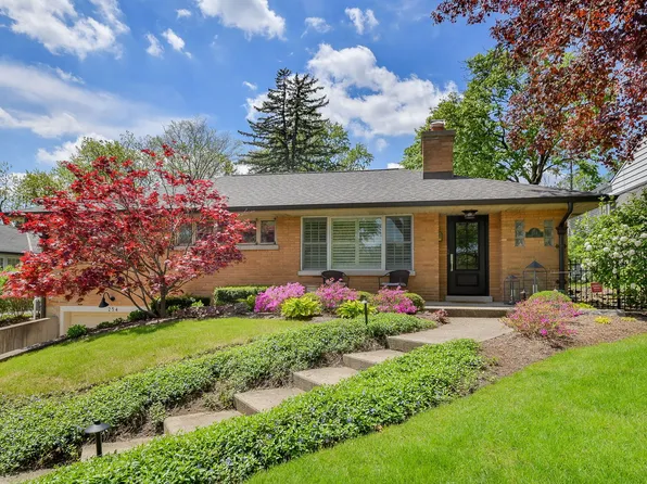 254 Spring Ave, Glen Ellyn, IL 60137