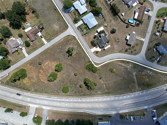 3rd image of 905 Lee Blvd