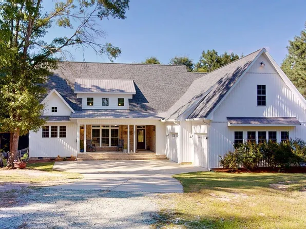 887 Lobelia Road, Vass, NC 28394