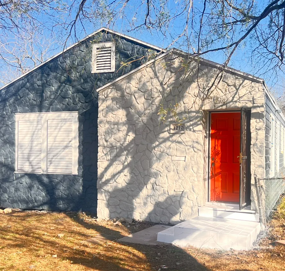 1210 York Ave — Photo 1