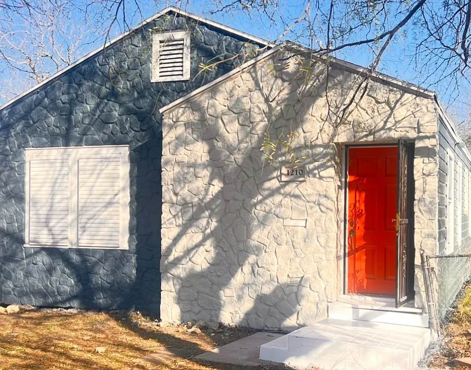 1210 York Ave