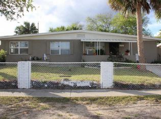 1110 Berkshire Rd, Daytona Beach, FL 32117