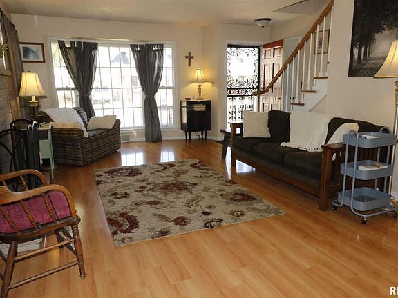 3rd image of 2110 W Kellogg Ave