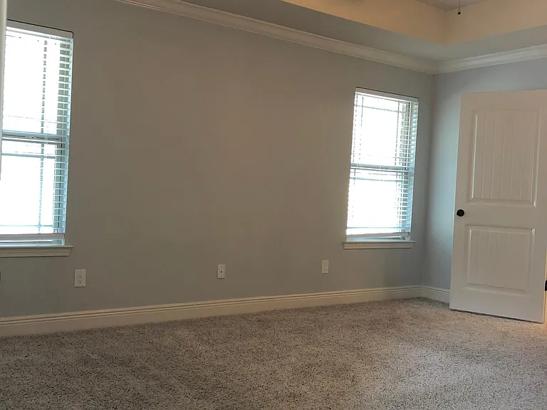 5563 Tucker Cir — Photo 11