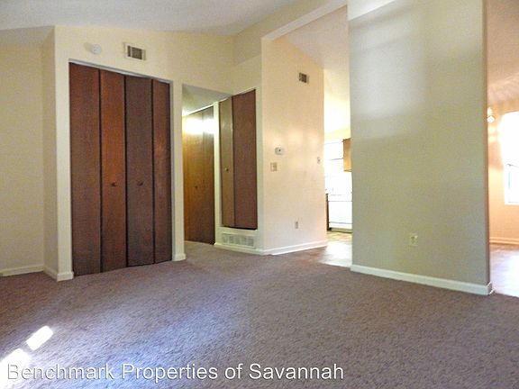 3rd image of 107 Palmetto Dr Unit A