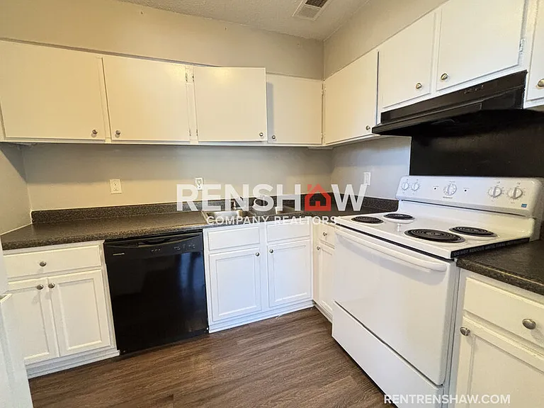 2998 Elbert Cv — Photo 7