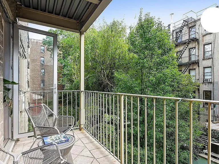 420 E 11th St #3-B — Photo 1