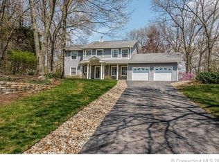 96 Deer Run Dr, Colchester, CT 06415
