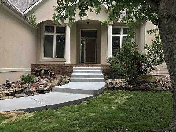 2nd image of 1526 Gleneagles Ct