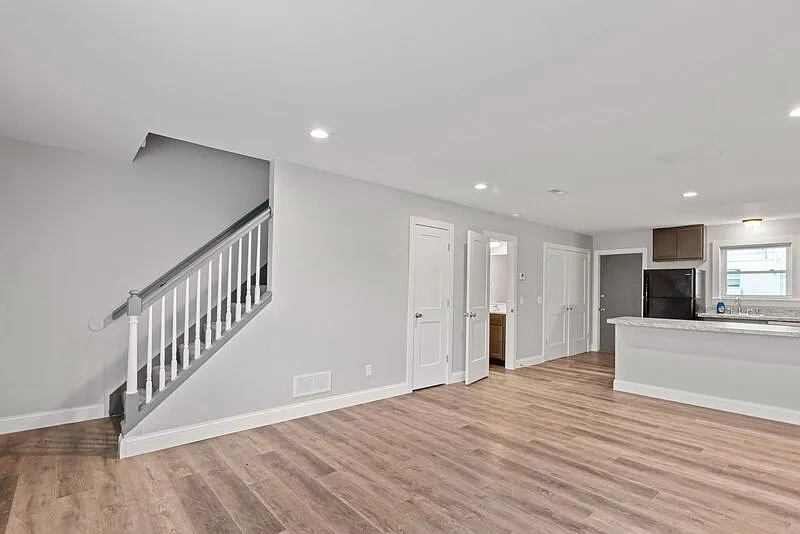 2 bed, 1.5 bath, 1100 sqft, $1,250 — Photo 2