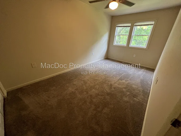 14611 Earlham Ct — Photo 17
