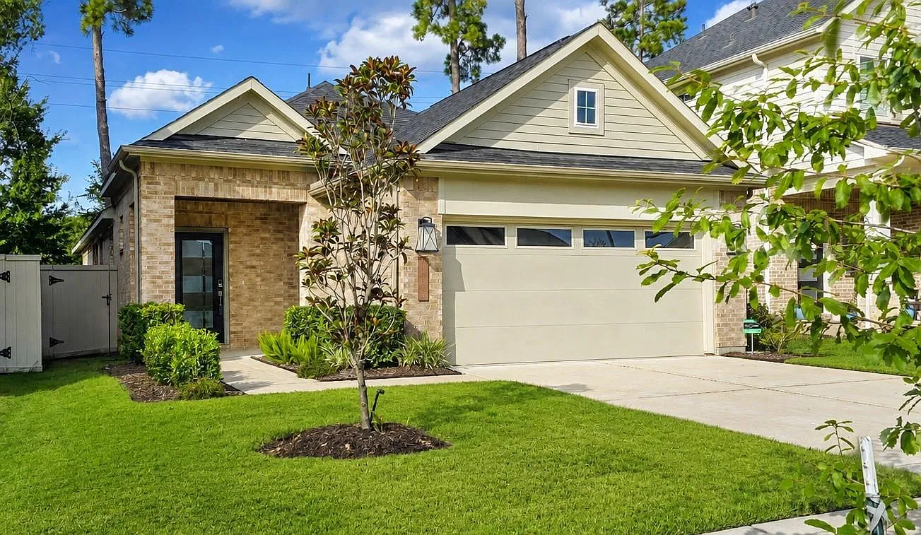 3 bed, 2.0 bath, 1474 sqft, $2,100 — Photo 1