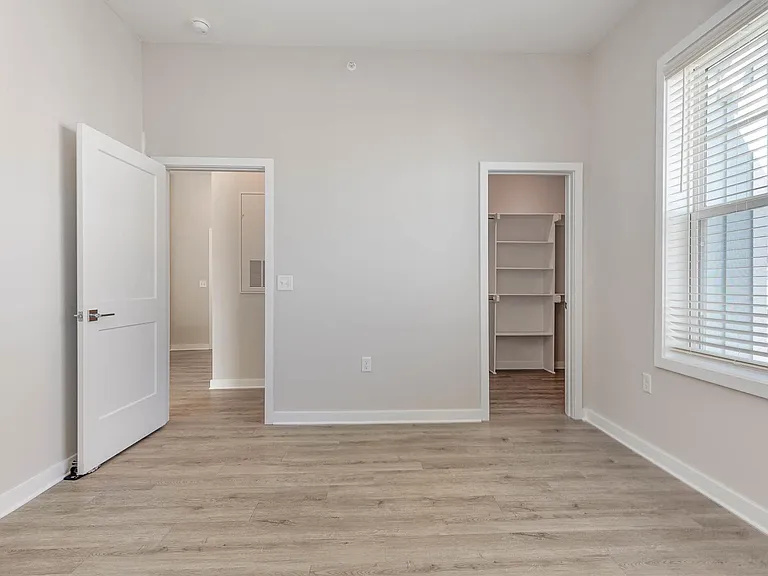 Middle Sound West Apartments — Photo 74