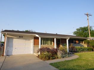 805 Lindsay Ln, Florissant, MO 63031