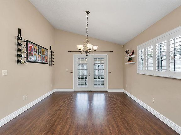 5th image of 3252 Bellingham Dr