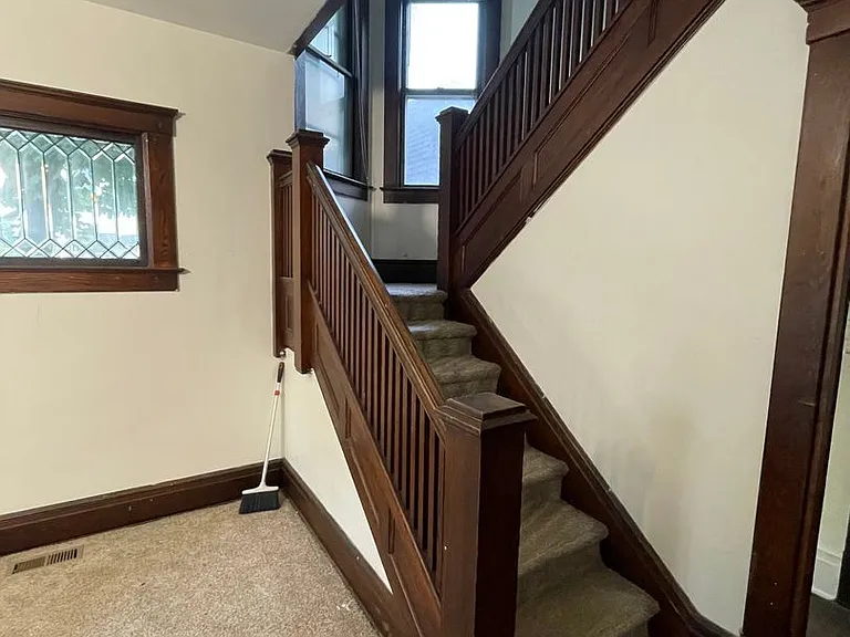 412 E William St — Photo 5