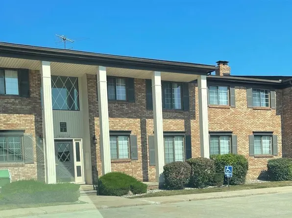 19713 Ridgemont St, Saint Clair Shores, MI 48080