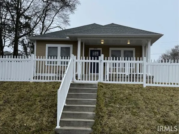926 N Hill St, South Bend, IN 46617