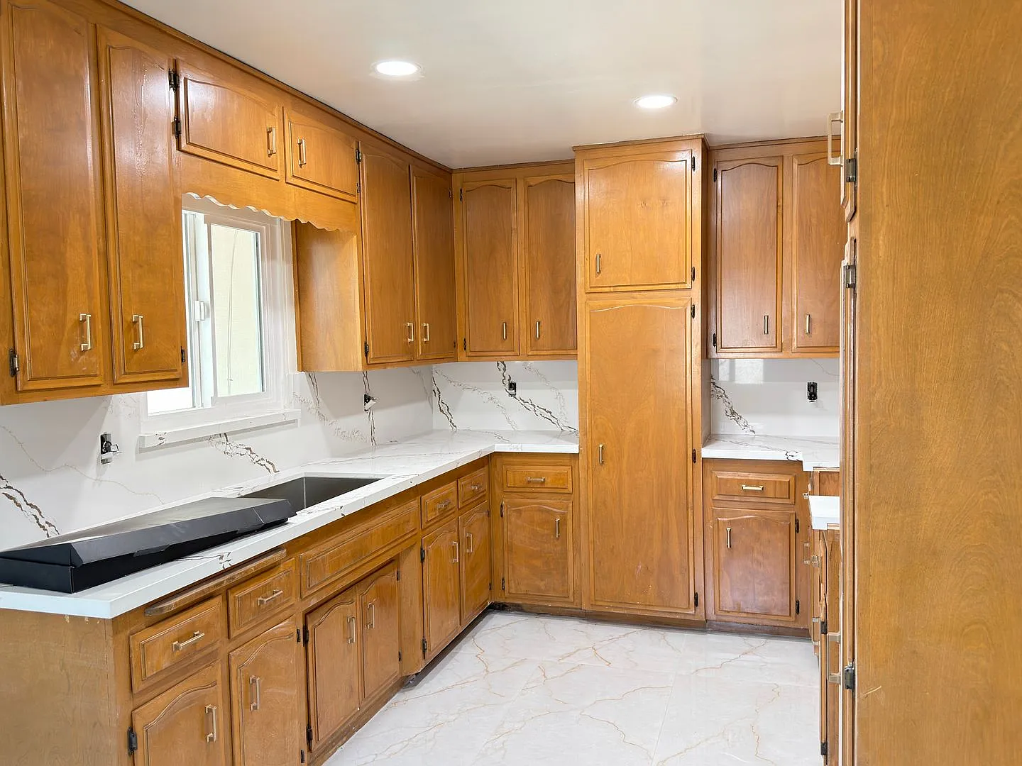 Beautifully Upgraded 3-Bedroom Home for Rent in Moreno Valley! — Photo 2