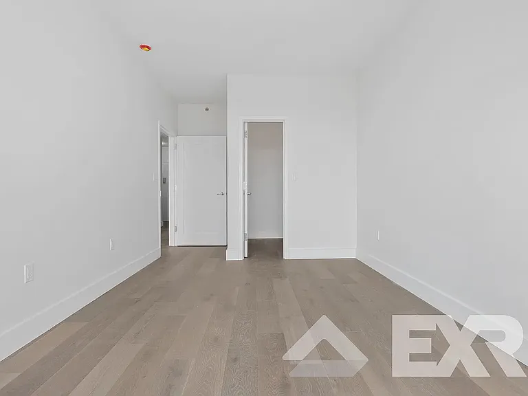 48 Somers St #304 — Photo 14