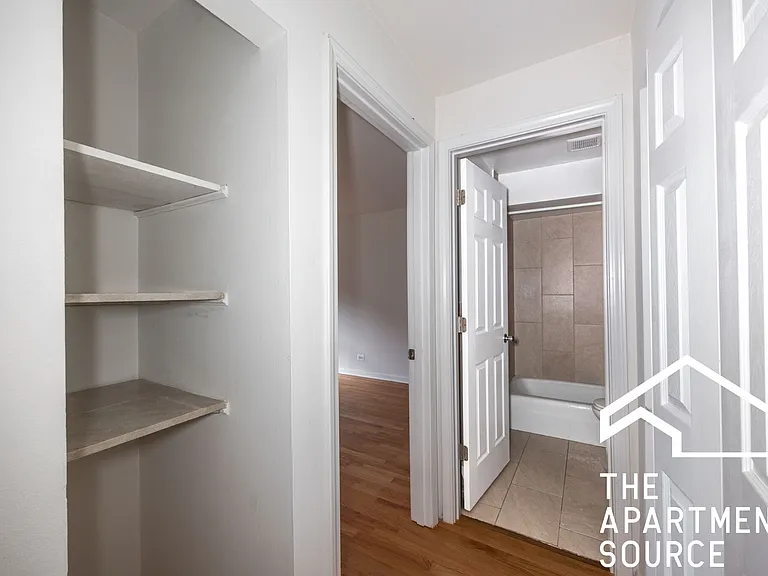 3706 N Pine Grove Ave #3 — Photo 7