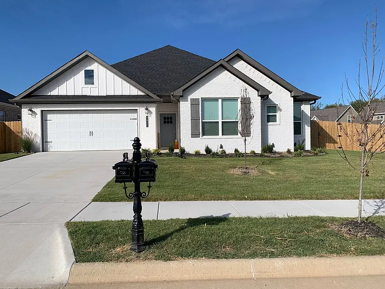 5802 SW Macasin Ave — Photo 2