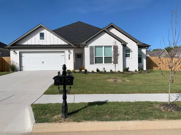 5802 SW Macasin Ave, Bentonville, AR 72713