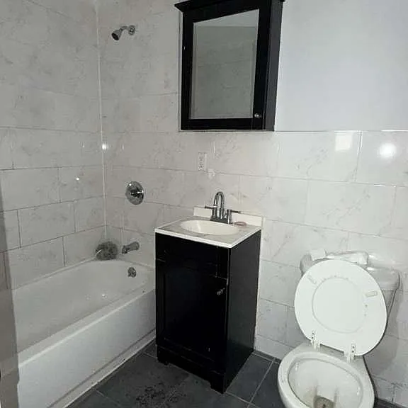 2778 Bainbridge Ave #3 — Photo 3