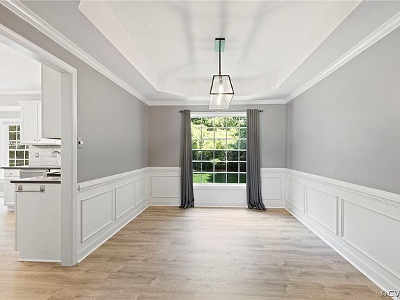 5th image of 9460 Manorwood Dr