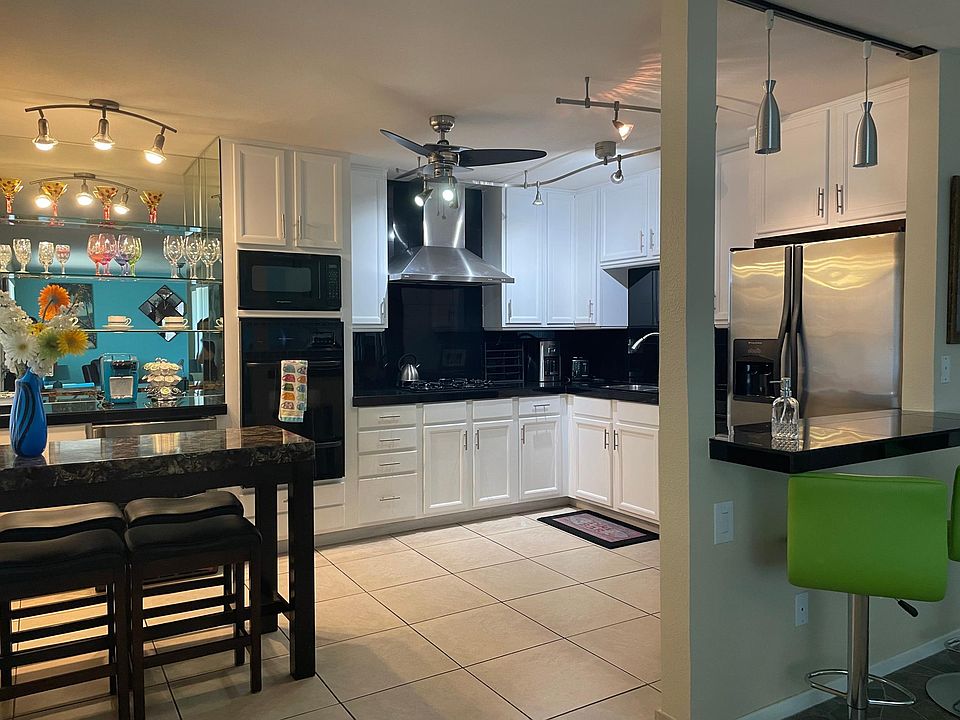 Kitchen and Dinning Area