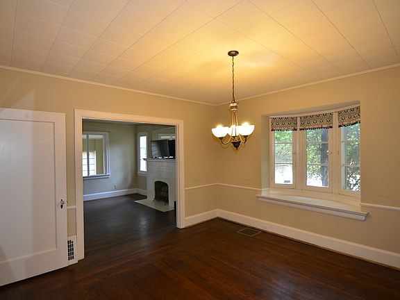 3rd image of 2822 Stratford Ave