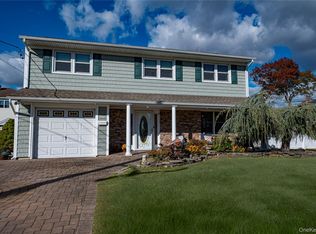 1 Freedom Court, Babylon, NY 11702