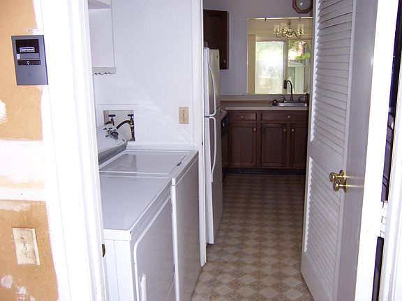 Utility Rm Washer Dryer