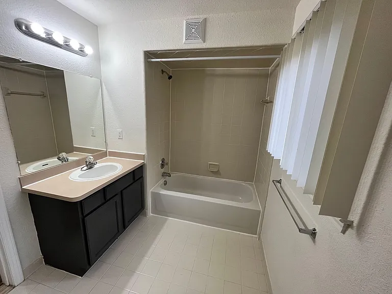 Vista Rose Apartments — Photo 6