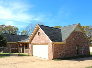 790 Oakwood Dr, Saulsbury, TN 38067