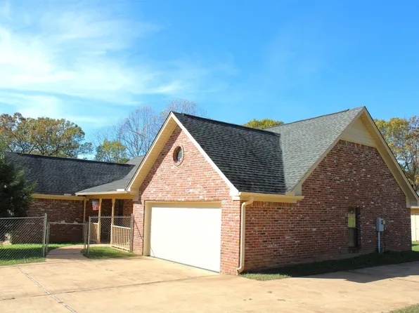 790 Oakwood Dr, Saulsbury, TN 38067