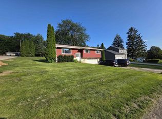 512 Central Ave, Deerfield, WI 53531