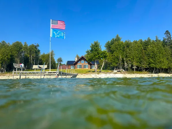 3968 Stony Point Rd, Hessel, MI 49745