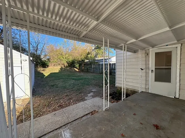 425 Meadow Park — Photo 32