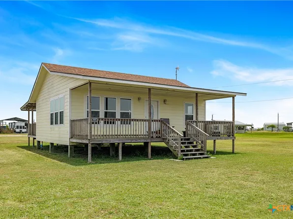 536 Sea Horse Dr, Palacios, TX 77465