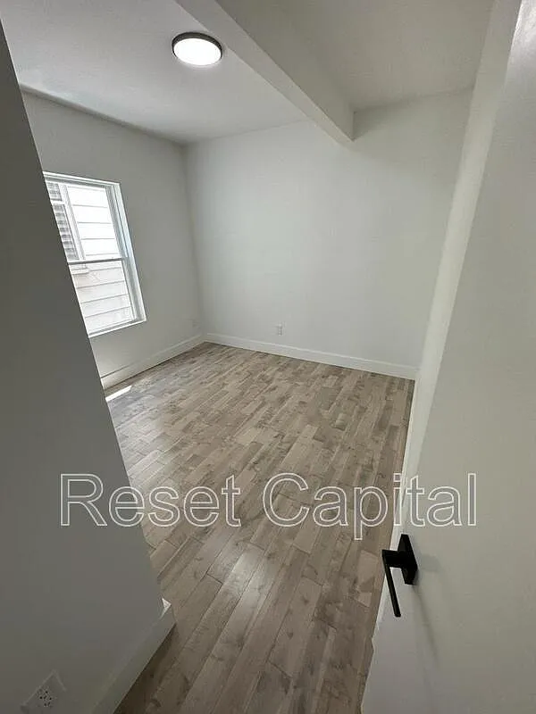2 bed, 1.0 bath, $2,200 — Photo 2