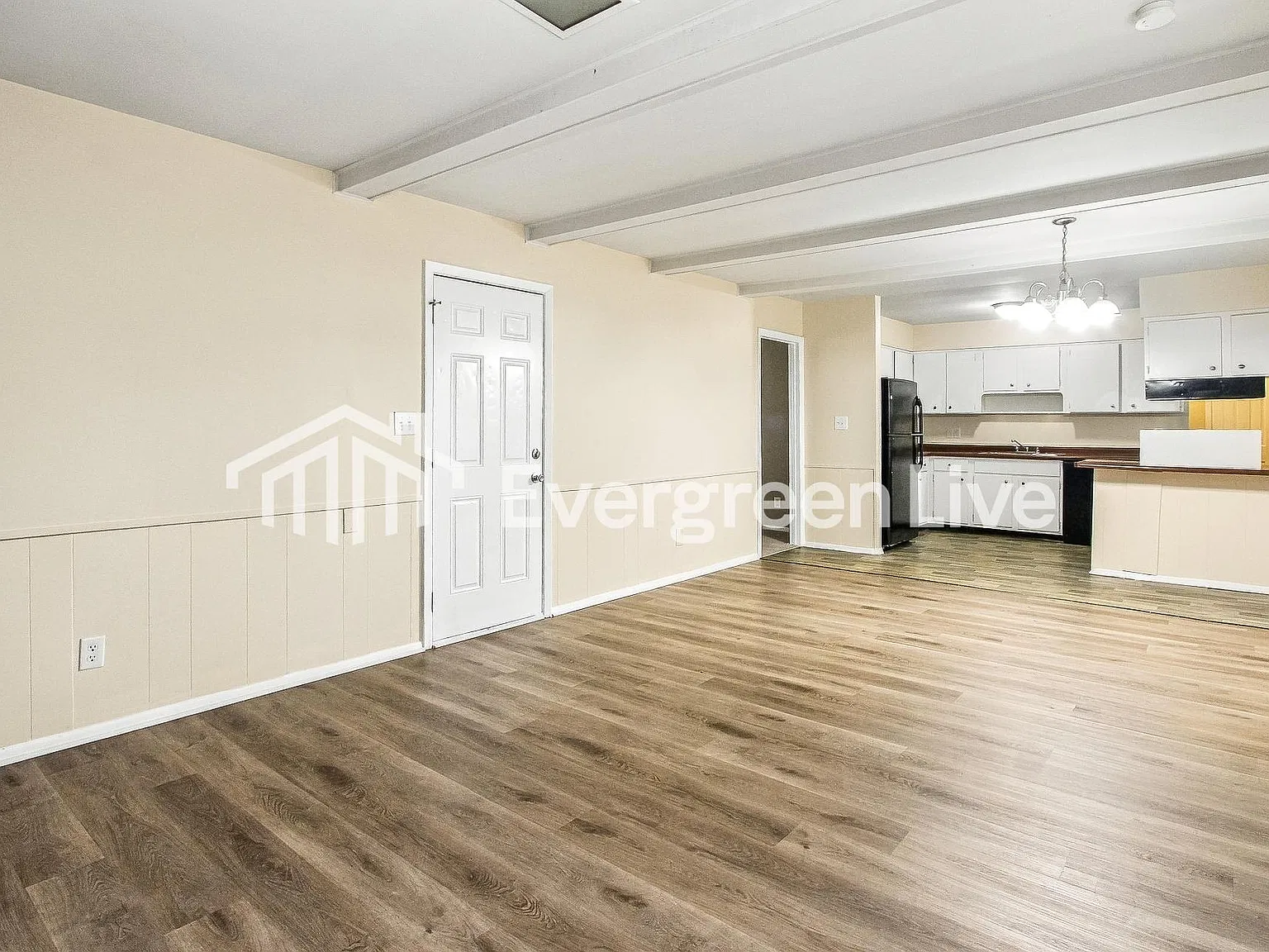 3 bed, 1.5 bath, 1603 sqft, $1,645 — Photo 3