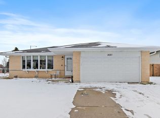 2021 W Spring Ridge Dr, Arlington Heights, IL 60004